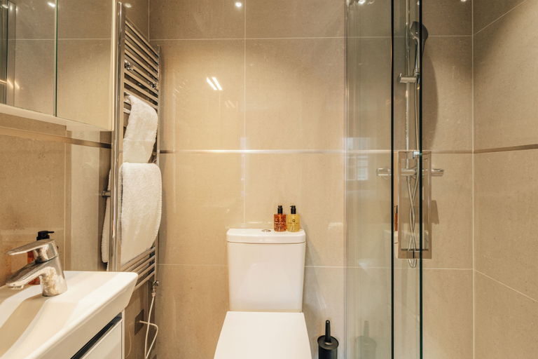 Bathroom 2, The Cheniston by Nestor, London