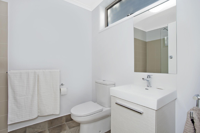 Bathroom 3, Peterborough House & Motel, Moyne - South