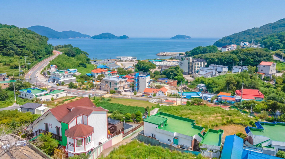 Others 4, Geoje Araon Pension, Geoje