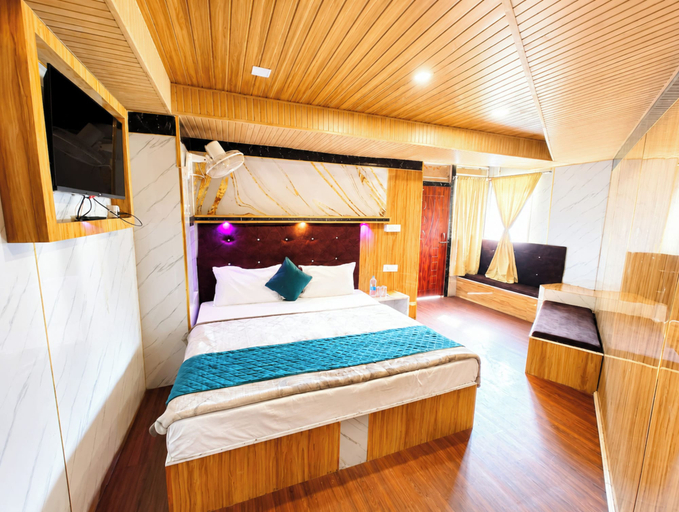 Room 5, Hotel Rohila Lodge Near Mall Road, Nainital