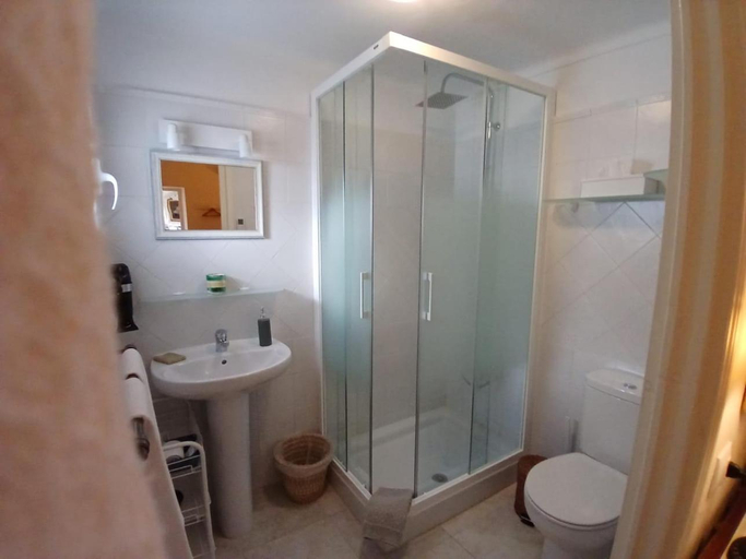 Bathroom 3, Numero 9, Cádiz