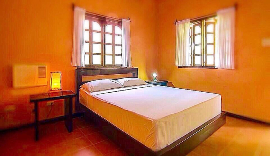 Bedroom 3, Puesta del sol Beach Bungalows and Restobar, Mambajao