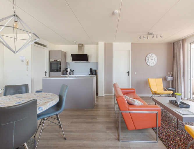 Dining 3, Apartment With Panoramic Ijsselmeer Views, Wûnseradiel