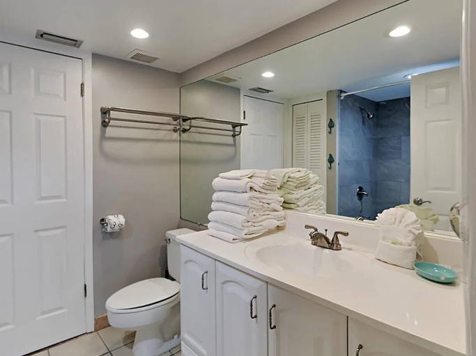 Bathroom 4, Sandpiper Cove 2017, Okaloosa