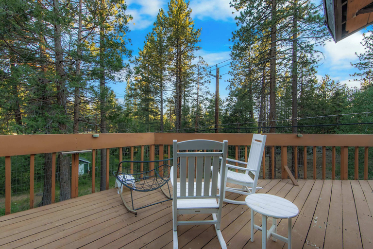View from room, Granite Heights - Pet Friendly Retreat, Douglas