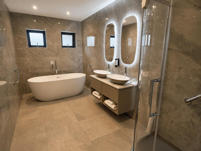 Bathroom 5, Westport Woods Hotel & Spa