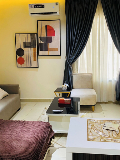 Others 5, Trim Apartment, Obio/Akp