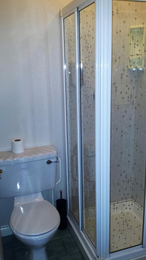 Bathroom 4, Riverview House