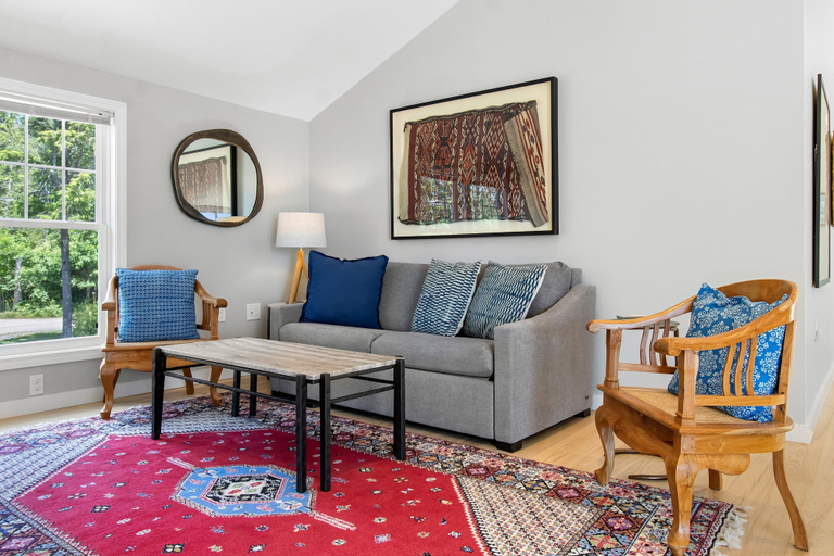 Living area 5, Newly-built Waterfront Home With Fast Wifi, Furnished Deck, & Washer/dryer, Lincoln