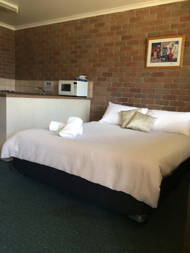Bedroom 3, Corowa Bindaree Holiday Park, Corowa