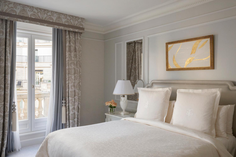Bedroom 3, Four Seasons Hotel George V Paris, Paris