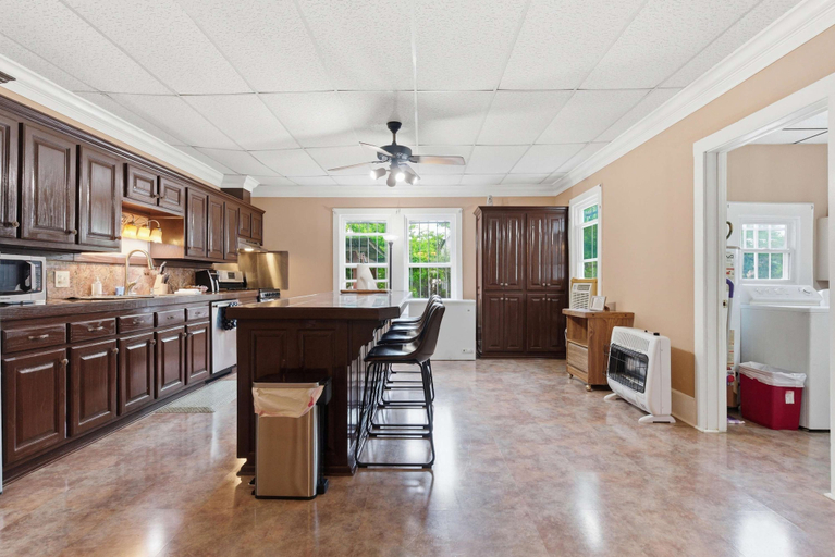 Room 3, Downtown Lafayette 4BR Home With Parking, Lafayette