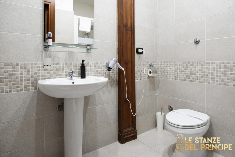 Bathroom 5, Le Stanze del Principe, Napoli