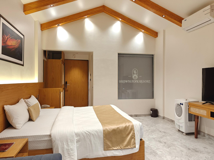 Bedroom 2, Brownstone Resort, Satara
