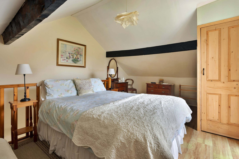 Room 4, Grand Devon Country House for 15, North Yorkshire