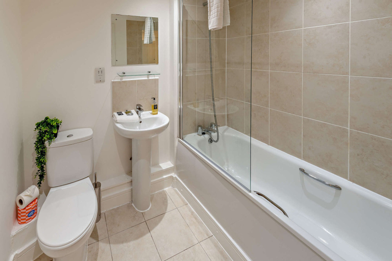 Room 5, Host Stay Kings View, Sefton