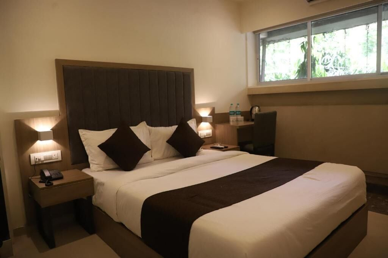 Room 4, Hotel Sai Pritam, Mumbai Suburban