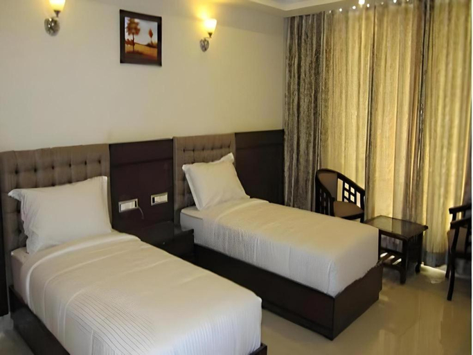 Bedroom 2, The Pearl Grand Hotel, Dehradun