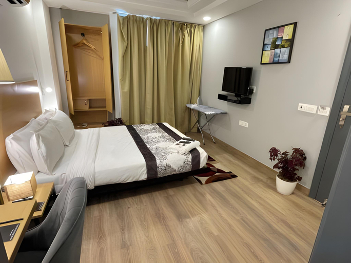 Bedroom, Saltstayz Express - Golf Course Road & DLF Phase-1, Gurgaon