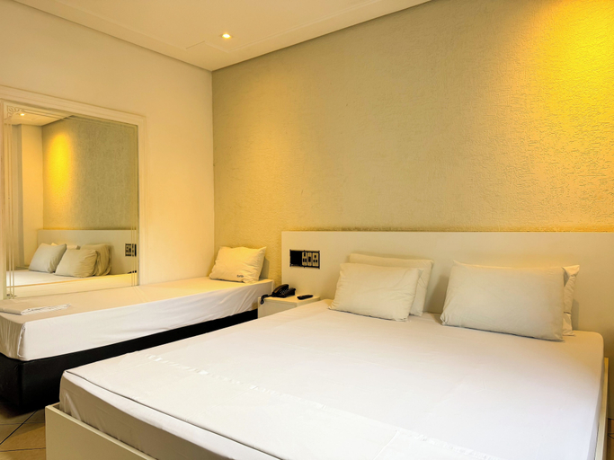 Room 5, Império Hotel, Santos