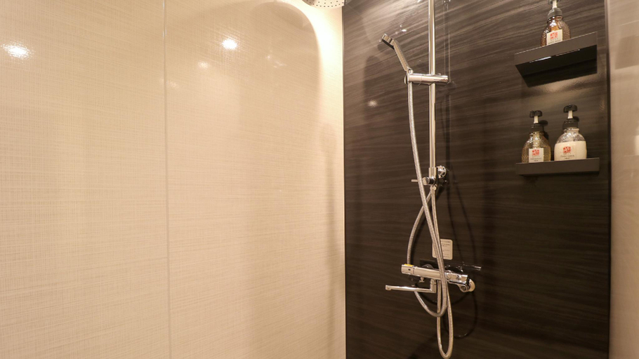 Bathroom 4, Yuzuru, Sōma