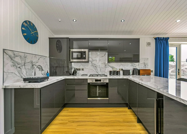 Private kitchen 2, Lochside Perthshire Lodge for 4, Perthshire and Kinross