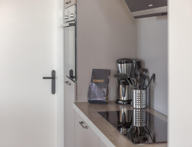 Private kitchen 2, Apartment With Panoramic Ijsselmeer Views, Wûnseradiel
