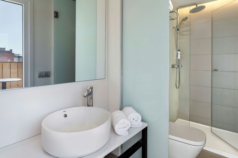Bathroom 3, B&B HOTEL Tarragona Centro Urbis, Tarragona