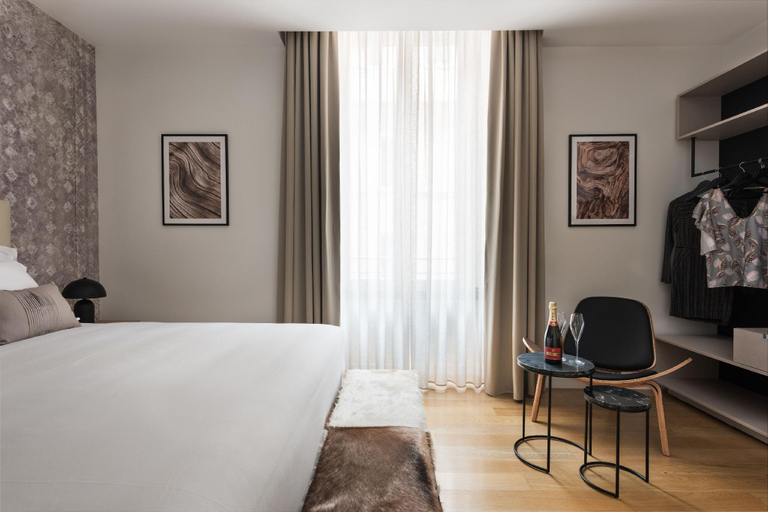 Bedroom 2, AT 41, Rome
