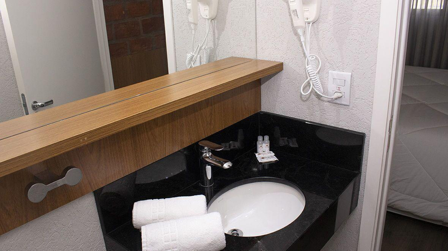 Bathroom 3, Dela Inn Andradas, Andradas