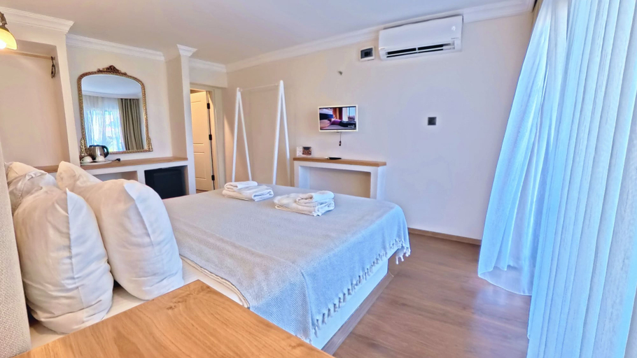Bedroom 4, Cunda House Kucuk Otel, Ayvalık