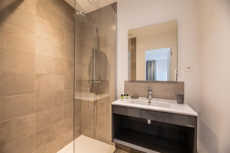 Bathroom 4, Residence Pierre & Vacances Premium Les Terrasses d'Arsella, Corse-du-Sud