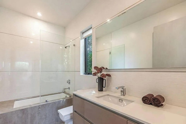 Bathroom 3, Harper Villa, Los Angeles