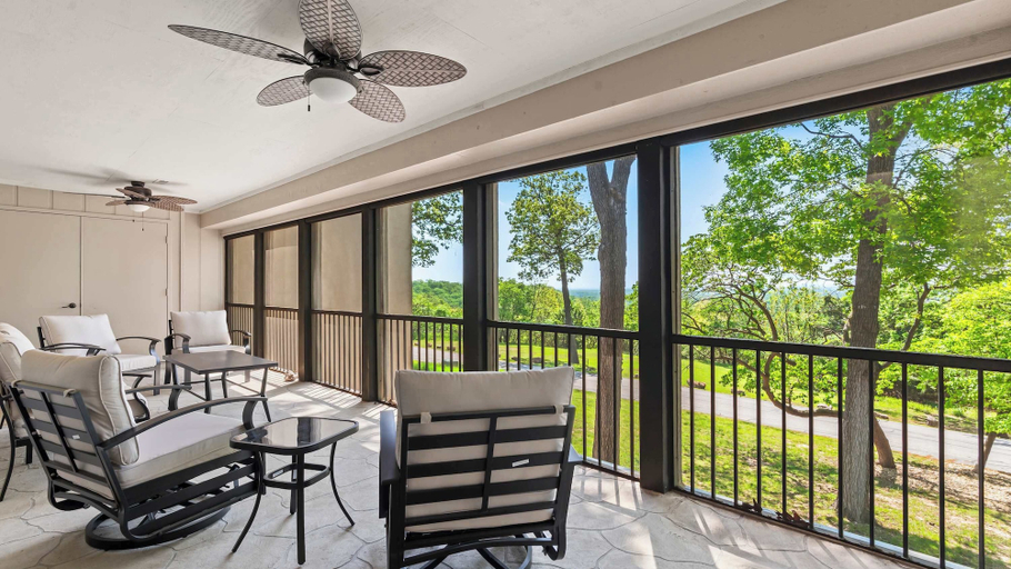 Primary image, Lake Ozark Oasis Central Location & Pool Access, Camden