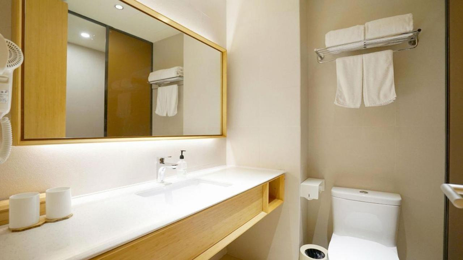 Bathroom 4, JI Hotel Shanghai The Bund City God Temple, Shanghai
