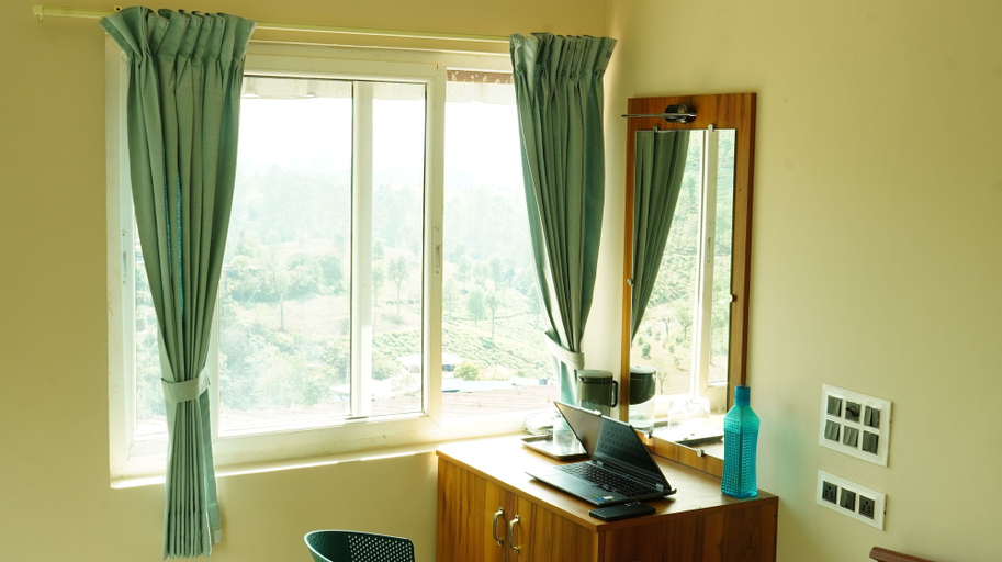 Living area 5, Vasu Inn - Rooms in Valparai, Coimbatore