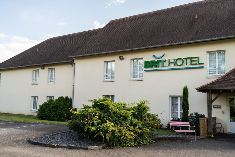 Exterior & Views 1, Brit Hotel Confort - La Tour Blanche, Haute-Vienne