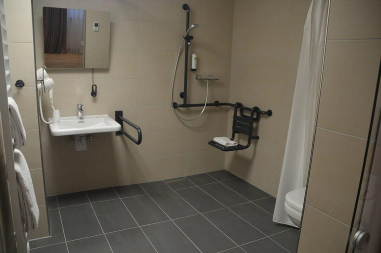 Bathroom 5, Food Hotel, Neuwied