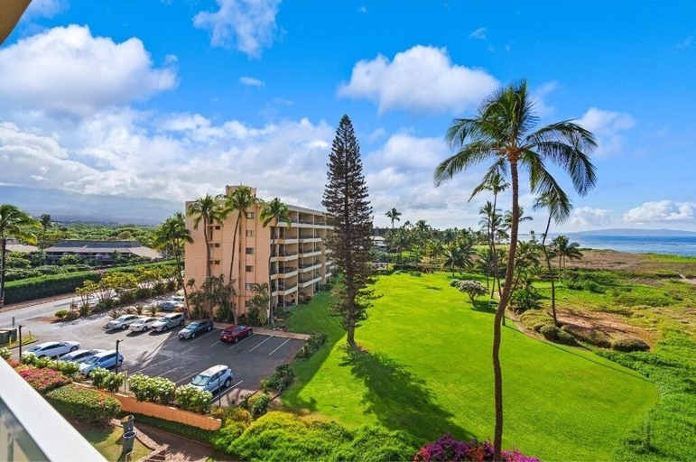 Property grounds 3, Menehune Shores, #507 2 Bedroom Condo, Maui
