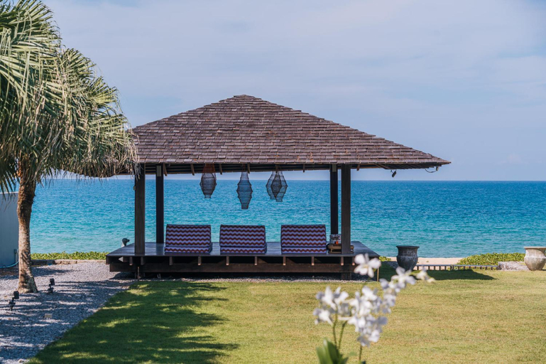 Beach, Villa Essenza, Takua Thung