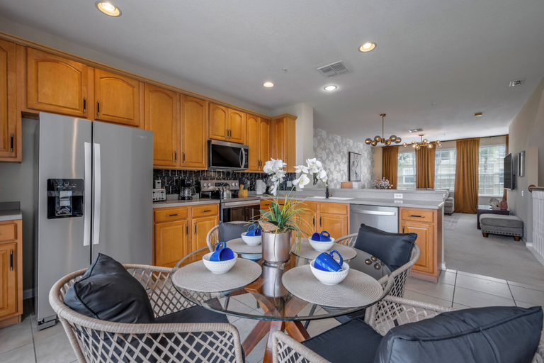 Private kitchen 5, Th134 - 3BR Townhouse Near Disney and Universal, Orange
