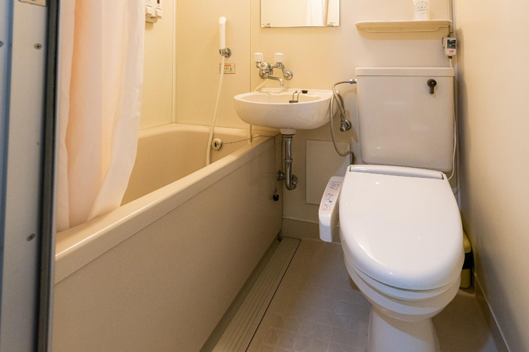 Bathroom 4, Business Hotel Kurama, Hikone