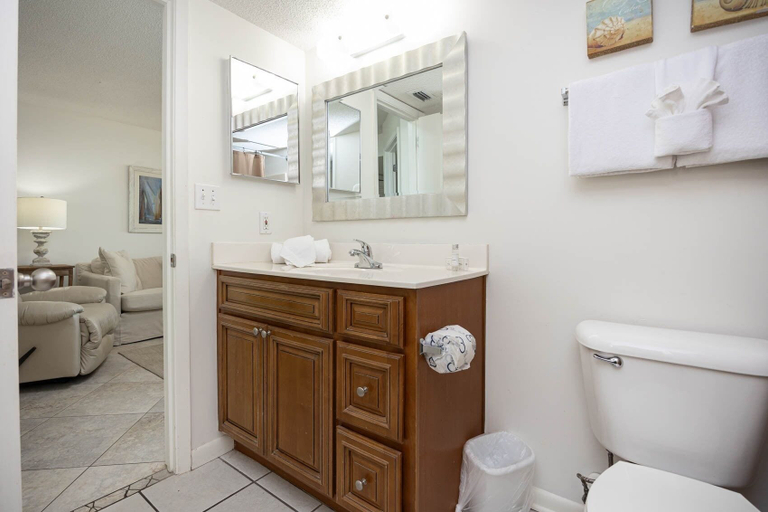 Bathroom 4, Phoenix Vii 7316 2 Bedroom Condo, Baldwin
