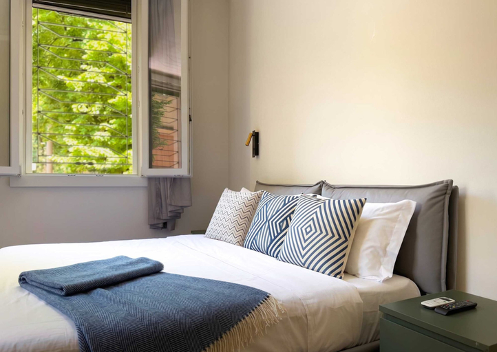 Room 4, Casa Due Agosto Sleek and Central, Bologna