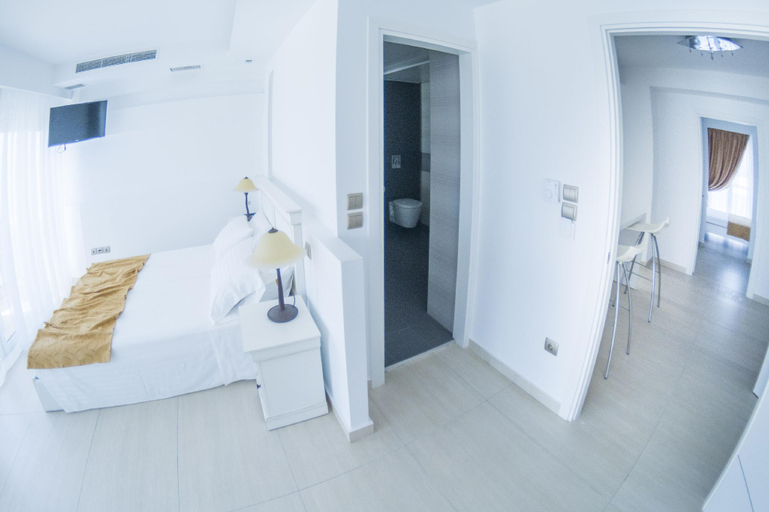 Bedroom 3, Hydrele Beach Hotel and Village, North Aegean