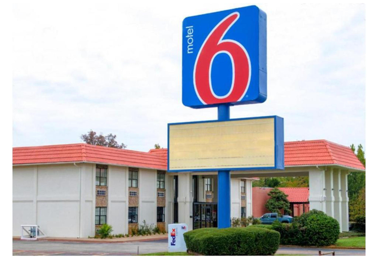 Exterior & Views, Motel 6 Palestine, TX, Anderson