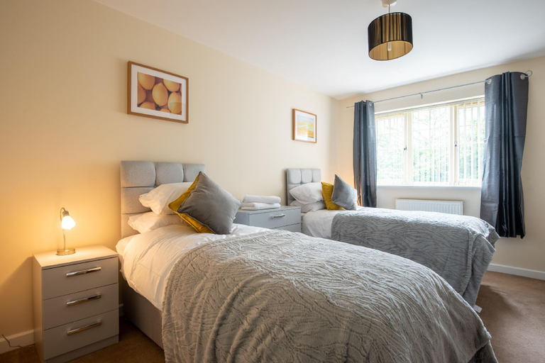 Bedroom 5, No6, Nottinghamshire