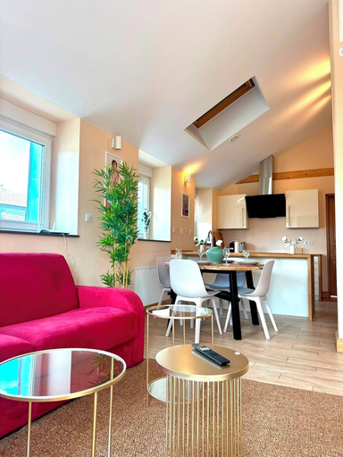 Dining 2, Modern Brand New 1BR Apartment, Luxembourg