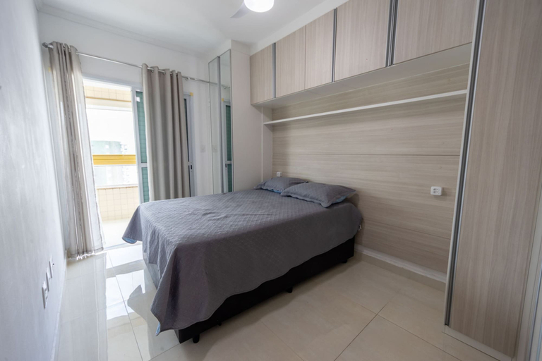 Room 3, Apto com Varanda e Churrasqueira a 100m da Orla, Praia Grande