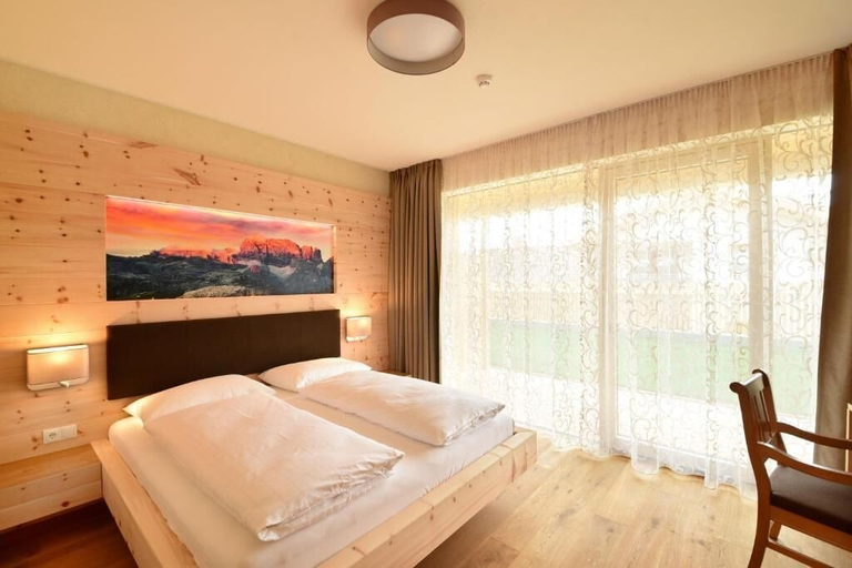 Room 4, MONTARA living mountain air, Bolzano